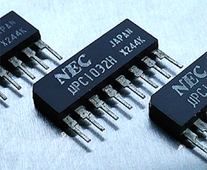 NEC uPC1032H (ローノイズアンプ/2回路タイプ) [4個組](b)