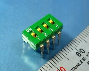 SMK製 DIP SW (ディップスイッチ/4回路タイプ/緑色) [10個組](a)