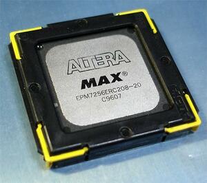 ALTERA MAX7000 (EPM7256ERC208-20/CPLD) [B]