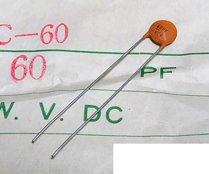 KCK FC-60 セラミックコンデンサ (50V/60pF/±10%) [20個組].c