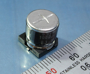 ELNA RV チップ電解コンデンサ (6.3V/1000μF/85℃) [5個組].b