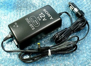 SONY DCC-DT3 car battery adapter (DC12/24V-DC12V 3.1A).b