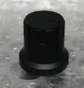 樹脂ツマミ ローレット6mm穴取付タイプ (直径約15mm 高さ約14mm)[5個組].HC2