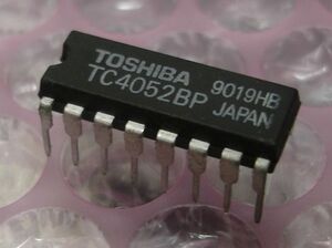 東芝 TC4052BP (2回路 SP4T(1:4)/Analog Multiplexer) [3個組].HD7