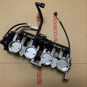 希少品☆GSX-R1000/GSXR1000/K5 K6/05 06年式用純正スロットルボディASSY/インジェクター☆送料無料☆補修、予備など