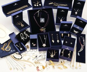 o. from .*SWAROVSKI Swarovski accessory . summarize { approximately 500g* box not included } necklace, ring, bracele etc. [F-A71841*]
