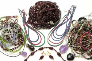 o. from .* natural stone necklace etc. tourmaline, garnet, ruby, emerald, sapphire other { approximately 1.4kg}*1 point junk contains [B-A69297]