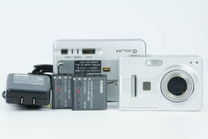 カシオ CASIO EXILIM EX-Z57 シルバーボディ コンパクトデジタルカメラ バッテリー２個 クレードル アダプター付き 3998