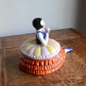 アンティークデザイン 人形 雑貨 置物 女性 モチーフ 陶器オブジェ アクセサリートレイ フィギュアドール ヴィンテージ 美女ポットの画像3