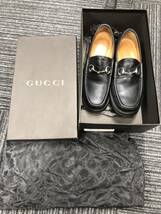 川　グッチ GUCCI ローファー ブラック シューズ レザー 黒 40 箱付き_画像1