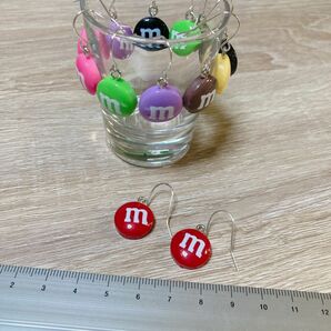 Mちょこレッドピアス