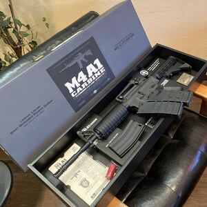 コレクション蔵出★東京マルイ　STD電動ガン　NEW M4A1【配線交換済】300連マガジン2本付