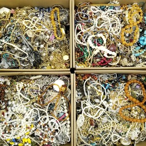 1 jpy ~ Junk accessory gross weight 97kg rank super large amount summarize necklace brooch gem parts etc. stamp . have thing have 