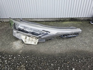 トヨタ　SAI AZK10 右側ヘッドライト　KOITO 75-14 破損部分があります　画像で確認して下さい