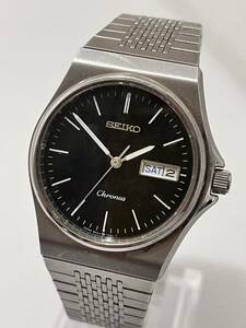 D(528k14) 【SEIKO】 セイコー クロノス クォーツ 黒文字盤 5H23-7D20 メンズ 腕時計 動作品