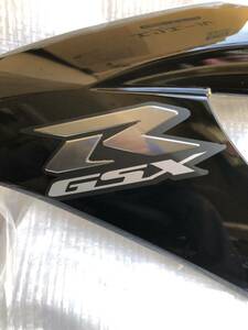 GSX- R750 サイドカウル 94440-37H20-019 純正 新品