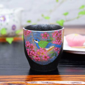 【即決】九谷焼 湯呑み 金桜花鳥　陶器 和食器 伝統工芸 お茶 湯呑み茶碗 和柄 茶器 おうち時間 美品 新品 未使用