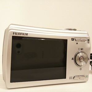 動作OK FUJIFILM FINEPIX デジタルカメラ デジカメ F100fd 富士フィルム ファインピクス シルバー バッテリー 充電器付きの画像2