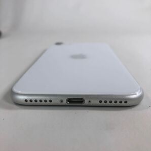 【2065】送料無料☆Apple☆iPhone SE第２世代64GB☆ホワイト☆利用制限○☆SIMフリー☆バッテリー89%の画像2