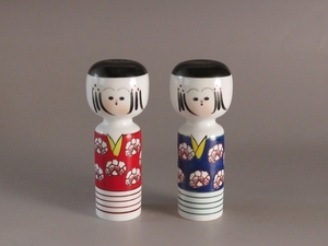 dpy8354-y** retro kokeshi shape salt & pepper ** seasoning container 