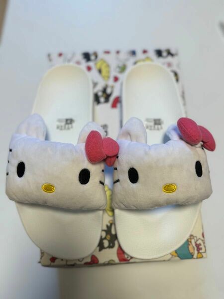 美品　アディレッタ　HELLO KITTY 23.5cm 