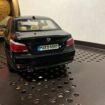 510 京商 1/18　BMW 5シリーズ 5er 5series　セダン ブラック 模型 完成品 ディーラー正規品　モデルカー ミニカー_画像3