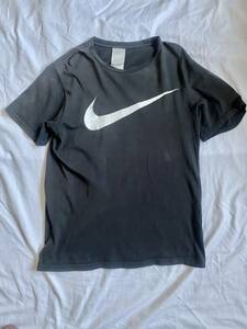 90s ビンテージ NIKE ナイキ Tシャツ サイズL スウッシュ センターロゴ デカロゴ 白タグ 色褪せ 墨黒 ブラック／黒