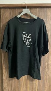 【DRESSEDUNDRESSED】Tシャツ