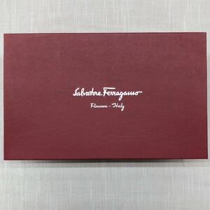 Salvatore Ferragamo 化粧箱　シューズ袋入り　フェラガモ