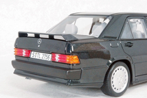 ● 1/18 メルセデス ベンツ 〓 190E ( W201 ) 2.3-16 / 1984 ブラック メタリック 〓 Mercedes Benz_画像5