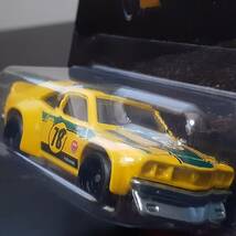 ホットウィール MAZDA RX-3 RACE DAY マツダ　ミニカー レース仕様　旧車 オーバーフェンダー YOKOHAMA × NGK × HOT WHeeLs コラボ_画像5