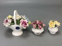 R0116A2 ROYAL ALBERT ロイヤルアルバート ROYAL DOULTON ロイヤルドルトン 置物 4点 花かご レース磁器 陶器人形 西洋美術 傷有り_画像4