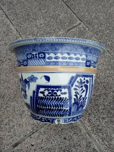  Imari plant pot height approximately 22cm outer diameter approximately 31cm.. pattern .. blue and white ceramics handwriting ... writing peach . hand . writing sama bonsai pot crack equipped gardening antique 