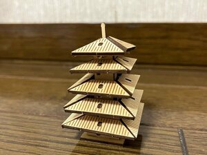 ミニチュア 五重塔 日本 木造建築 ウッド 木製 和風 ジオラマ情景 食玩リーメント撮影 時代劇 ウッドクラフト 神社 仏閣 新品未開封