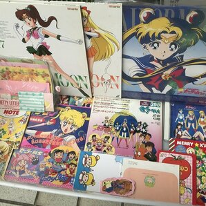 ★★★ 当時物 まとめて 【現状渡し】 セーラームーン レーザーディスク サントラ盤 アルバム CD パンフレット 少女漫画 付録の画像1