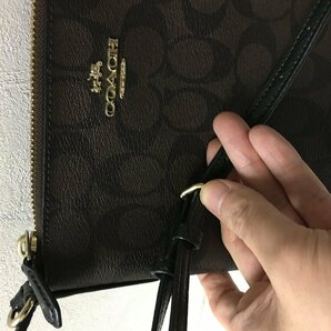 ◆COACH コーチ モノグラム ショルダーバッグ ミニショルダー サコッシュ 茶系の画像2