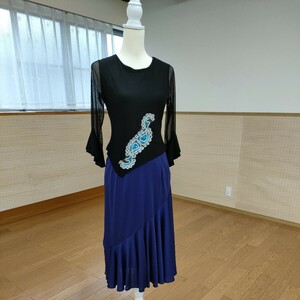 ICHIOKU黒トップス　日本製青紫スカート