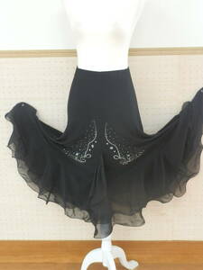 ICHIOKU 黒前裾スリットスカート
