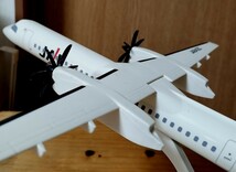 日本航空JAL ボンバルディアDHC-8-400　1/100 旧塗装　中古品_画像7