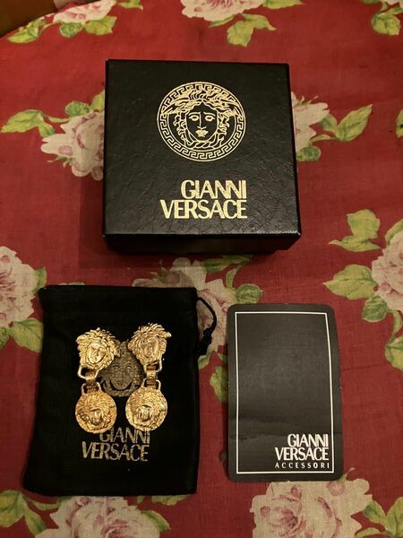 新品未使用　Gianni Versace メデューサ ヴィンテージ イヤリング