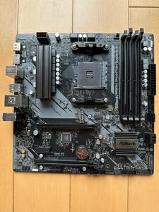 ASRock B550M Phantom Gaming 4 マザーボード