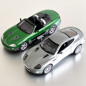 1/43 Minichamps 007 Aston Martin V12 vanquish Jaguar XKR Minichamps James Bond Aston Martin Jaguar 2 шт. комплект 