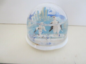  non-standard-sized mail shipping Vintage snow dome penguin height 5.