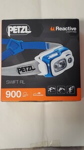 未使用品 ペツル PETZL SWIFT RL Reactive LIGHTING Headlamp ヘッドランプ 最大900ルーメン E095BA02色青ブルー 登山山歩散歩トレイルラン