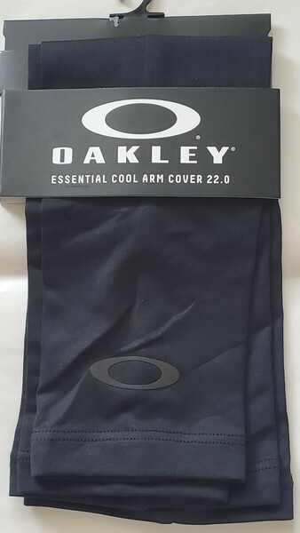 未使用 オークリーOAKLEYクールアームカバーESSENTIAL COOL ARM COVER22.0 FOS901027 02E黒 サイズフリー UV紫外線カット98%冷感効果通気性