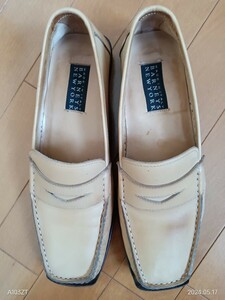 イタリア製BARNEYS NEWYORKローファー＜６＞USED