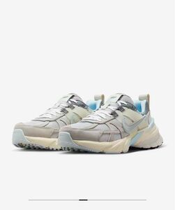 NIKE ナイキ　V2Kラン　ウィメンズ　25.5