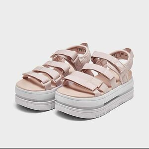 ナイキ nike ウィメンズ　アイコンクラシックサンダル　ピンク