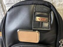 トゥミ　TUMI バッグ　ショルダーバッグ　ワンショルダー　ボディバッグ　オールレザー　斜め掛け　未使用品_画像9