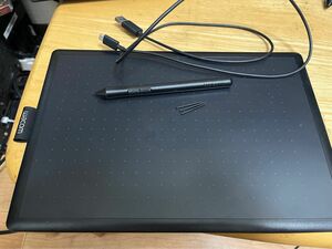 One by Wacom Mサイズ CTL-672 